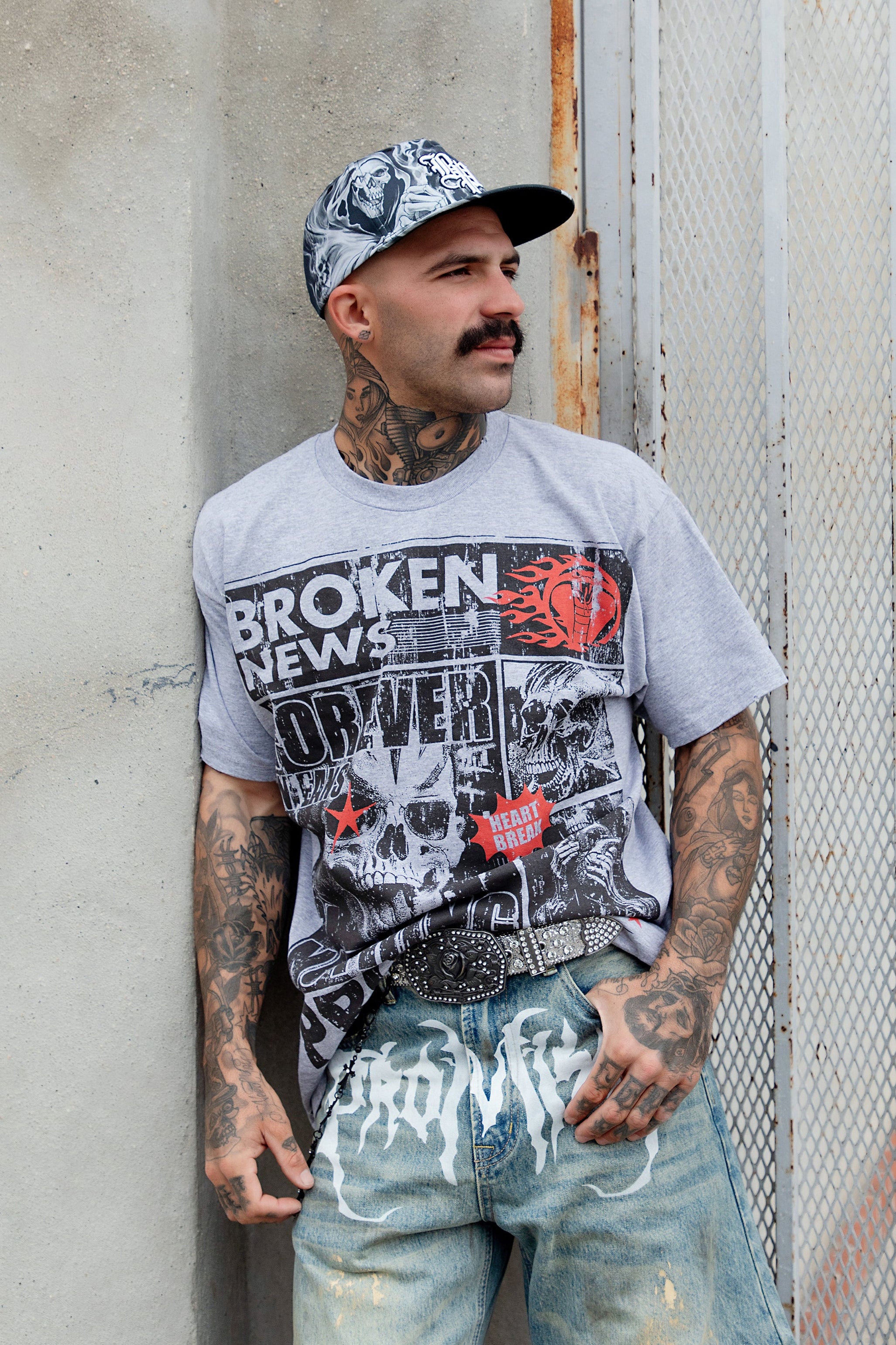 Gossip Column Distressed Tee Grey