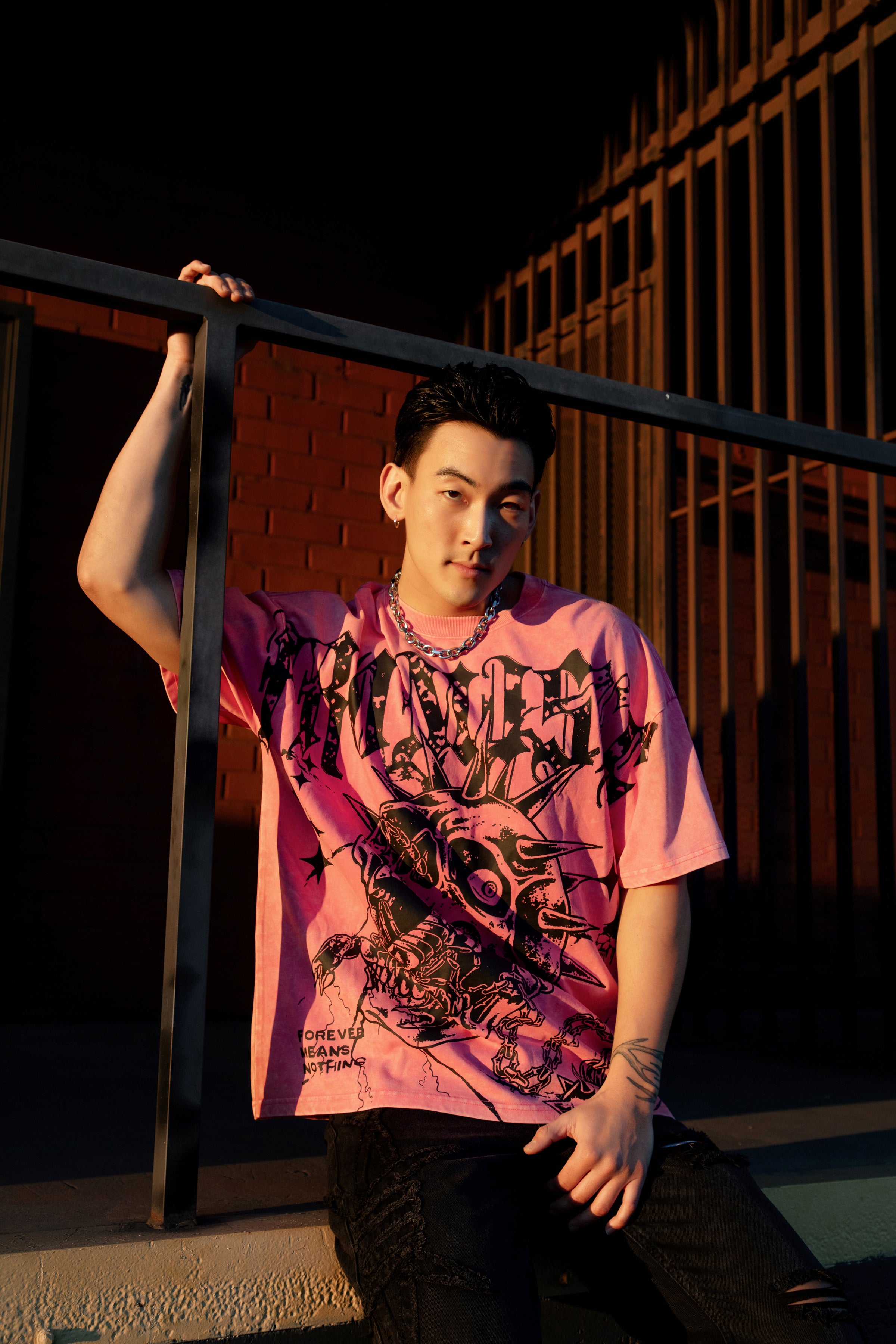 Scorpion Jaw Tee Pink